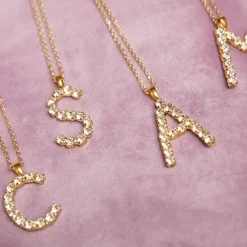 Caroline Svedbom Letter S Halsband / Crystal (Guld)