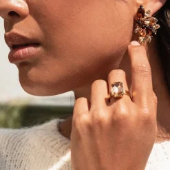 Caroline Svedbom Lydia Ring / Crystal (Guld)