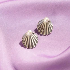 Caroline Svedbom Milos Örhängen / Pearl (Guld)