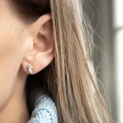 Caroline Svedbom Petite Navette Örhängen/ Crystal (Guld)