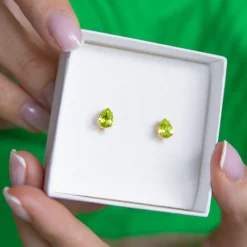 Caroline Svedbom Superpetite Drop Örhängen / Citrus Green (Rhodium)