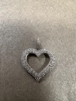 Hjärta i 18K Guld med Diamanter HJG004