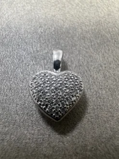 Hjärta i 18K Vitguld med Diamanter HJG019