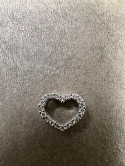 Hjärta i 14K Vitguld med Diamanter HJG022