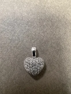 Hjärta i 18K Vitguld med Diamanter HJG020