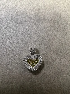 Hjärta i 18K Vitguld med Diamanter HJG024
