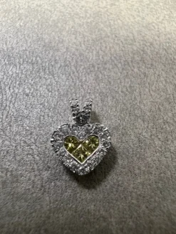 Hjärta i 18K Vitguld med Diamanter HJG024