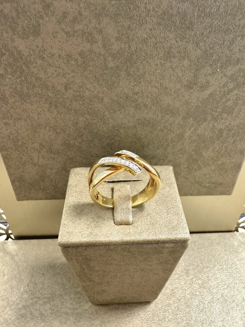 18K Guld – Diamant Ring – RBG039 ( Begagnad )
