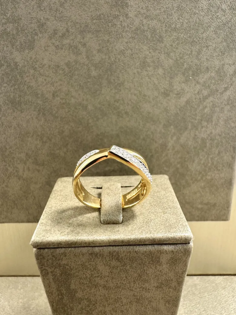 18K Guld – Diamant Ring – RBG039 ( Begagnad )