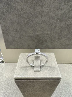 18K Vitguld Solitär ring – RBG028 ( Begagnad )