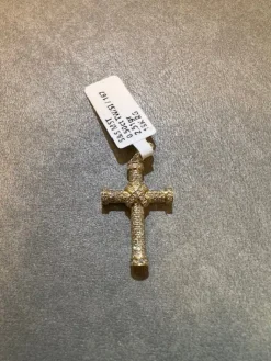 Kors i 18K Guld med 0,50ct TW/SI Diamanter – KG003