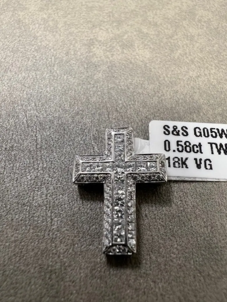 Kors i 18K Vitguld med 0.58ct TW/SI Diamanter – MSG05W