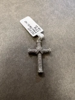 Kors i 18K Vitguld med 0,50ct TW/SI Diamanter – KVG004