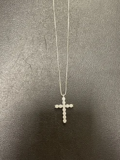 Kors i 18K Vitguld med 0,58ct TW/SI Diamanter – KVG006