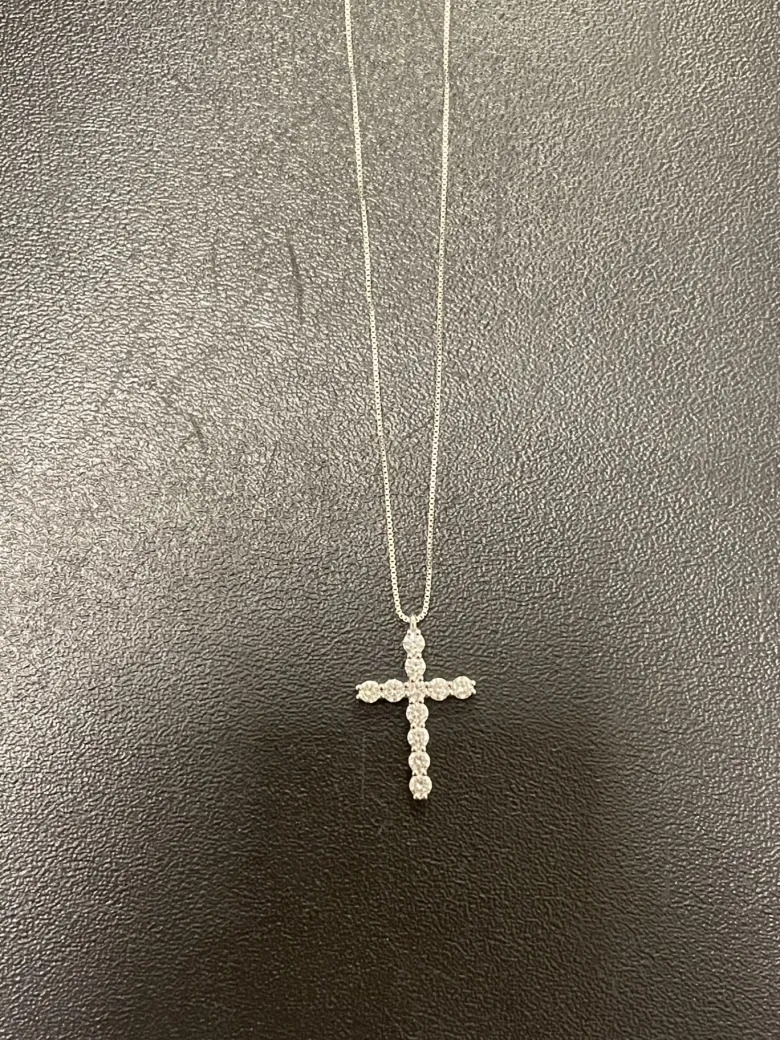 Kors i 18K Vitguld med 0,58ct TW/SI Diamanter – KVG006