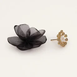Lily and Rose Organza botanical Örhängen, Black – Guld
