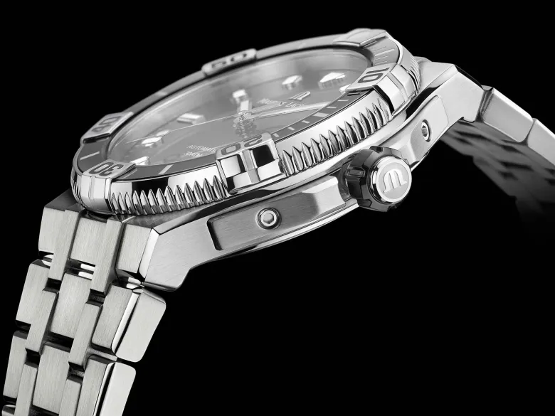 Maurice Lacroix Aikon Venturer 43mm AI6058-SS002-330-1