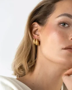 Mockberg Honey Örhängen Medium Guld