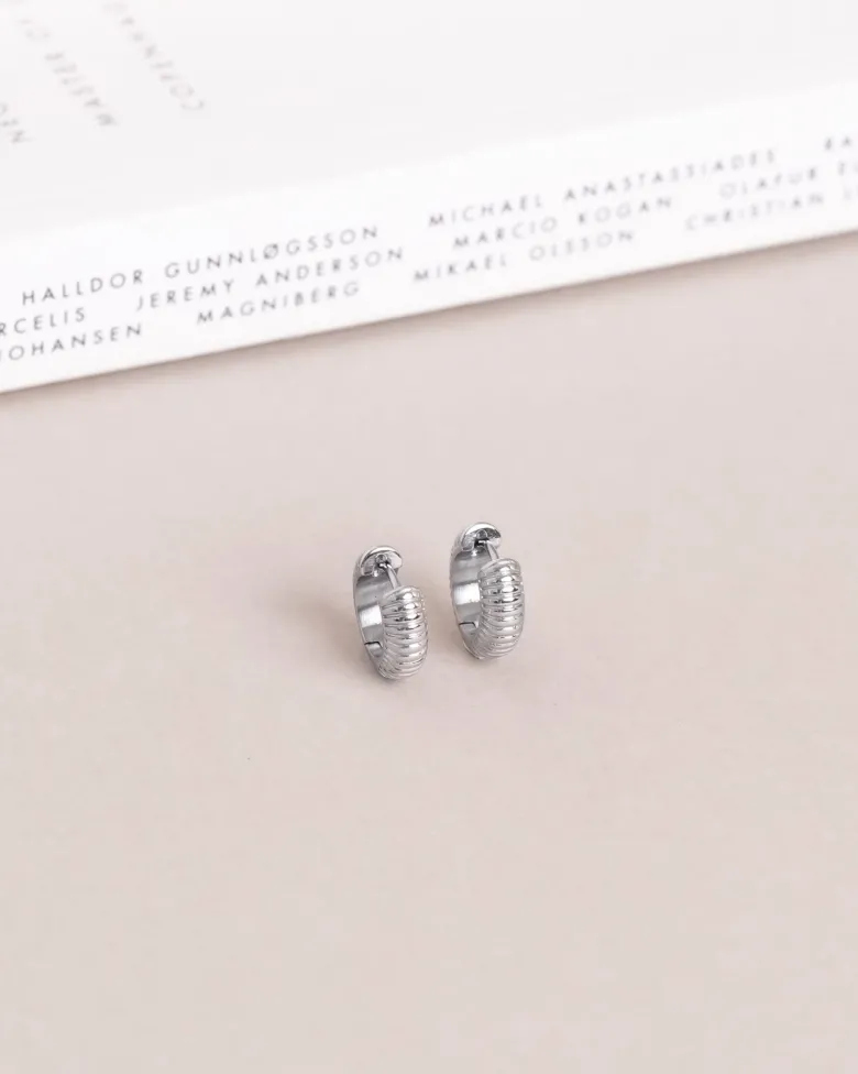 Mockberg Ribbed Örhängen Small Silver