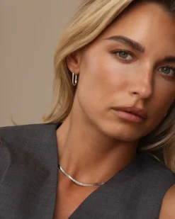 Mockberg Slim Medium U-Hoops Örhängen Silver