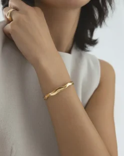 Mockberg Wavy Bolded Cuff Gold Armband