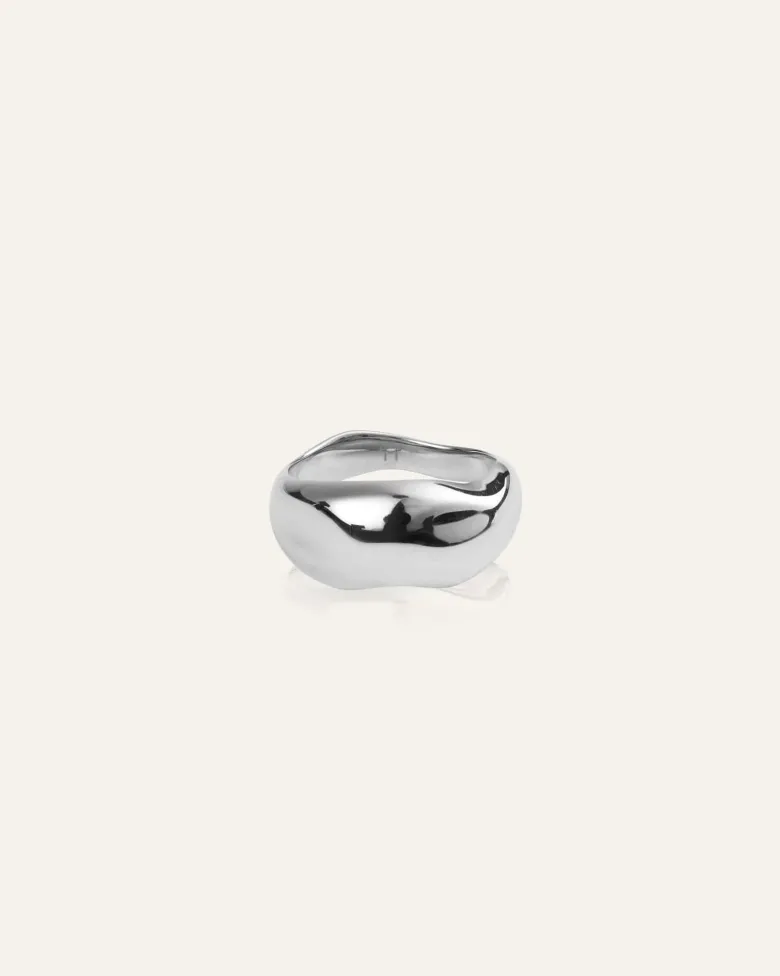 Mockberg Wavy Bolded Large Ring Silver