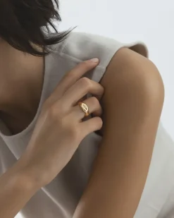 Mockberg Wavy Bolded Ring Guld