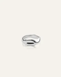 Mockberg Wavy Bolded Ring Silver