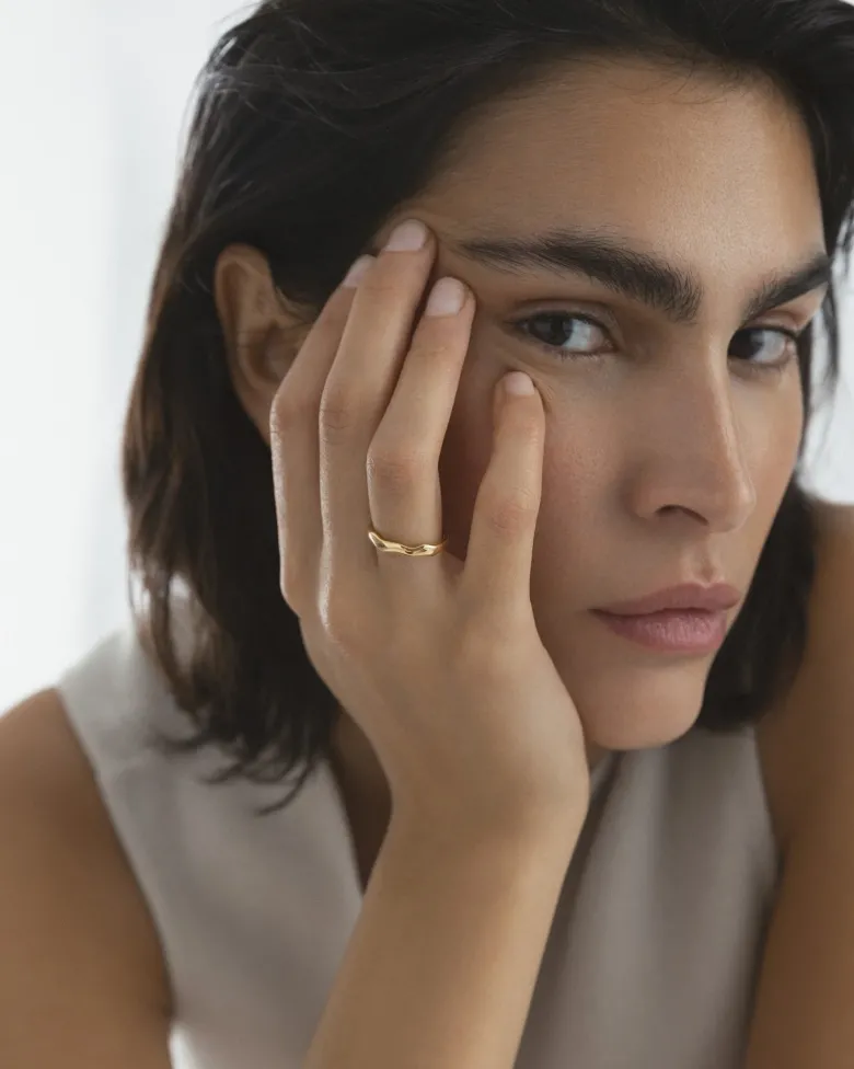 Mockberg Wavy Petite Ring Guld