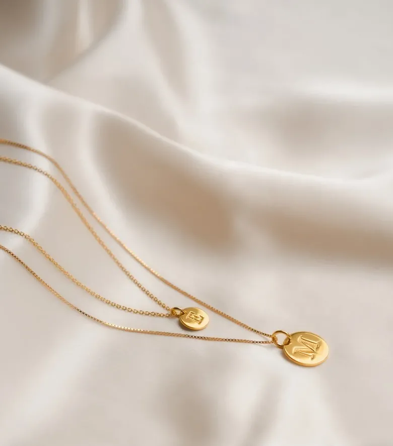 Syster P Beloved Big Bokstav Hänge Guld