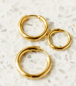 Syster P Beloved Fat Small Hoops Örhängen Guld