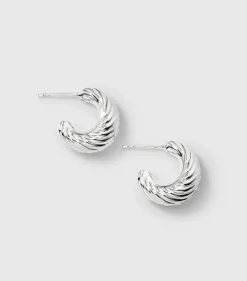 Syster P Bolded Little Sis Chevron Örhängen Silver