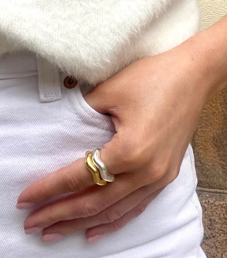 Syster P Bolded Wavy Ring Guld
