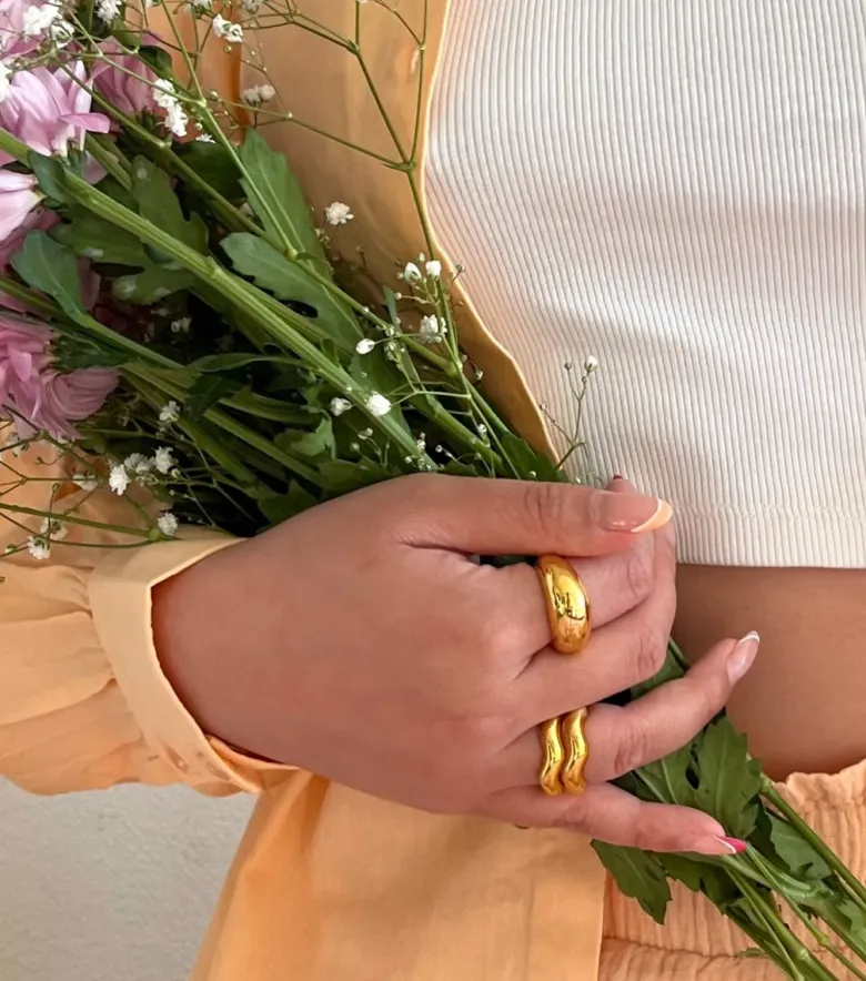 Syster P Bolded Wavy Ring Guld