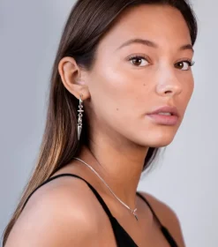 Syster P Juno Long Single Örhänge Silver
