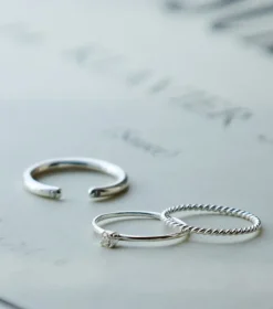 Syster P Tiny Twisted Ring Silver
