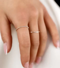 Syster P Tiny Twisted Ring Silver