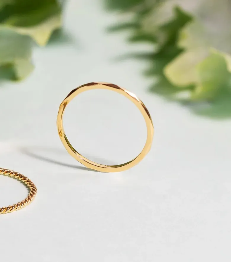Syster P Tiny Ultrathin Ring Guld
