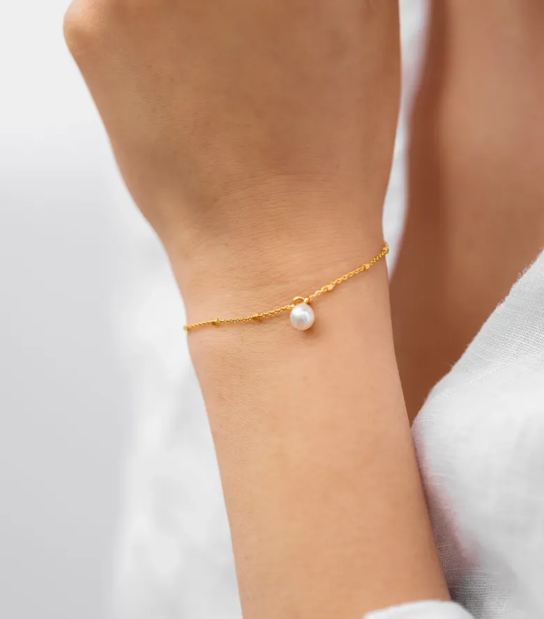 Syster P Treasure Single Pearl Armband Guld
