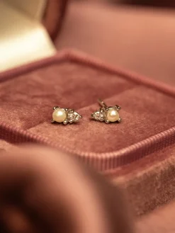 YLVA LI Diamond Pearl Stud Örhängen – Silver 8712