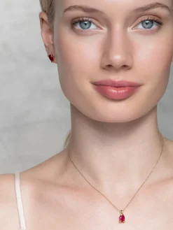 YLVA LI Embla Halsband Ruby – Guld