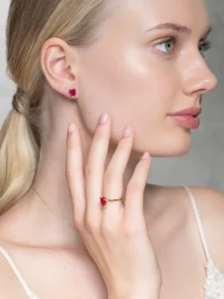 YLVA LI Embla Ring Ruby – Guld