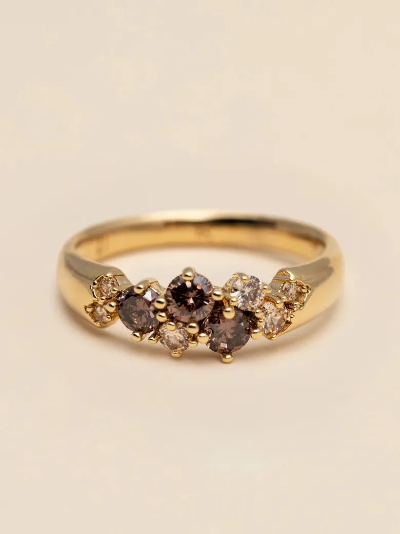 YLVA LI Meadow Ring Chestnut – Guld