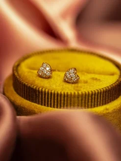 YLVA LI Pave Heart Diamond Örhängen – Gold 8651