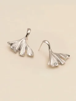 YLVA LI Petite Embla leaf Örhängen – Silver