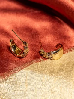 YLVA LI Petite Meadow avantgarde Örhängen Chestnut – Guld